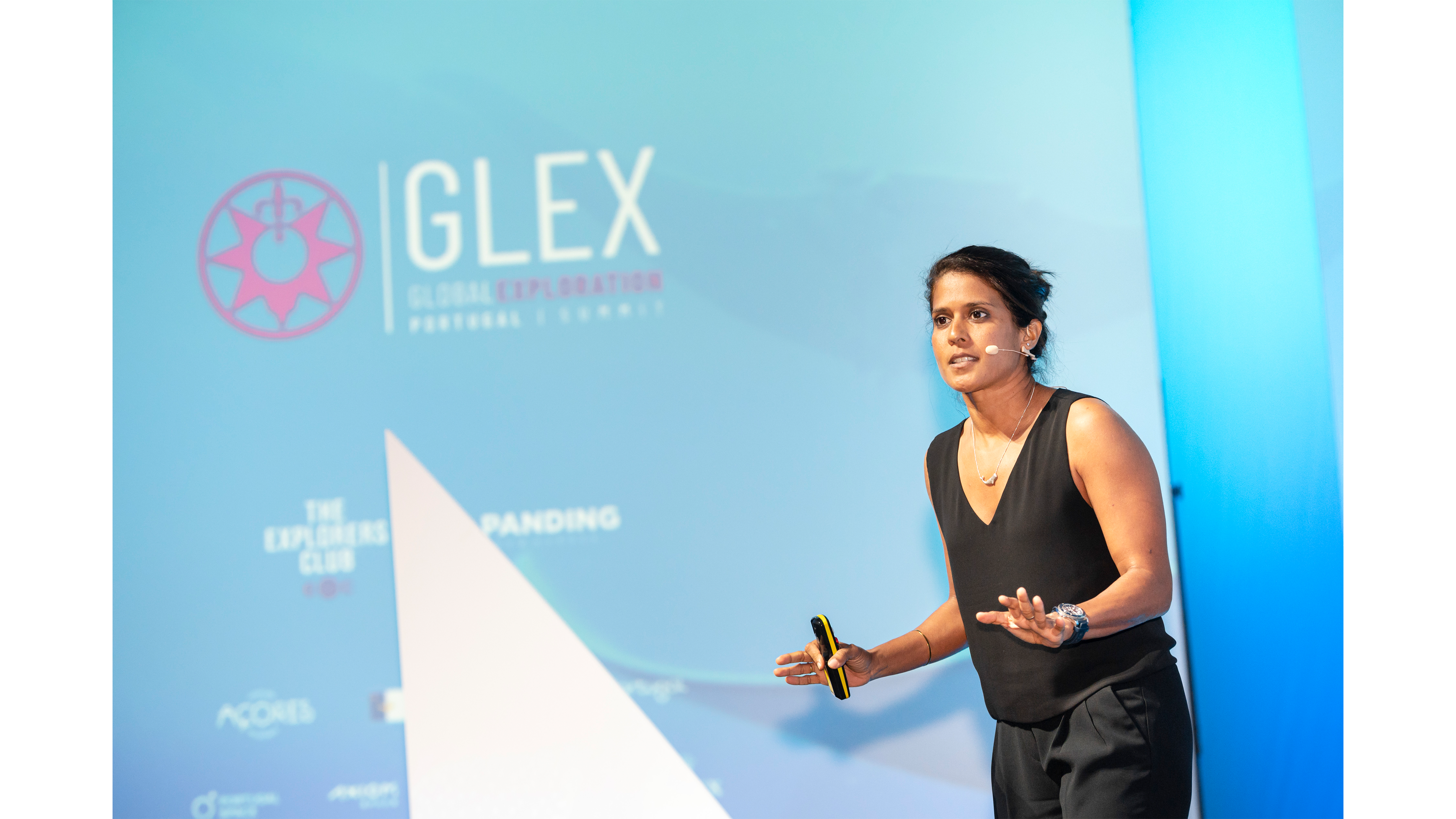 de Vos presenting at The Global Exploration Summit in 2022