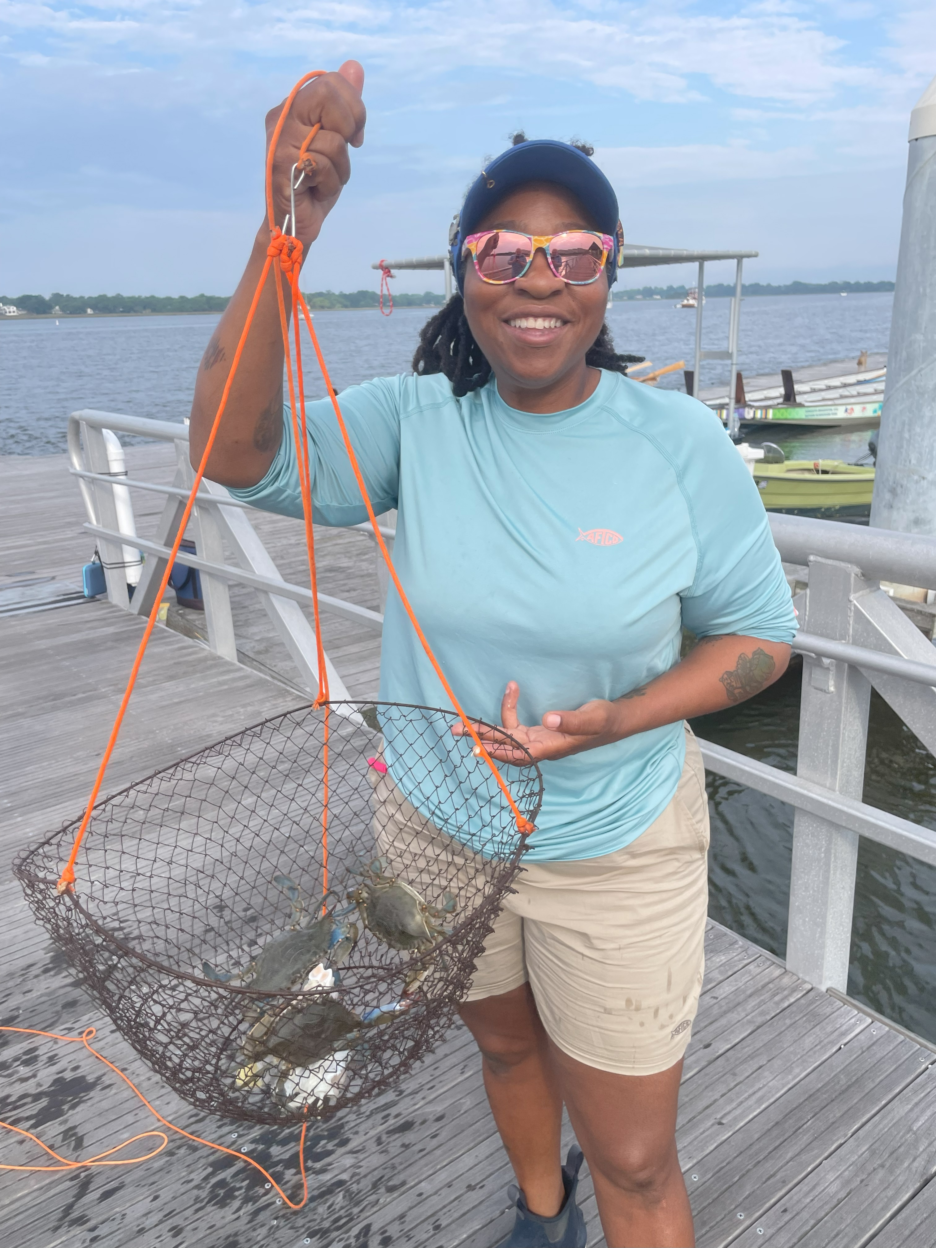 3 crabs, 1 basket